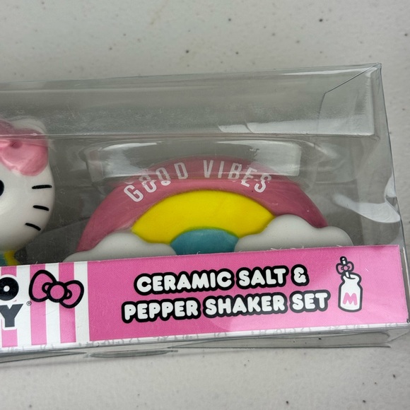 Hello Kitty Colorful Salt‎ & Pepper Shaker Set NWT - Picture 13 of 14